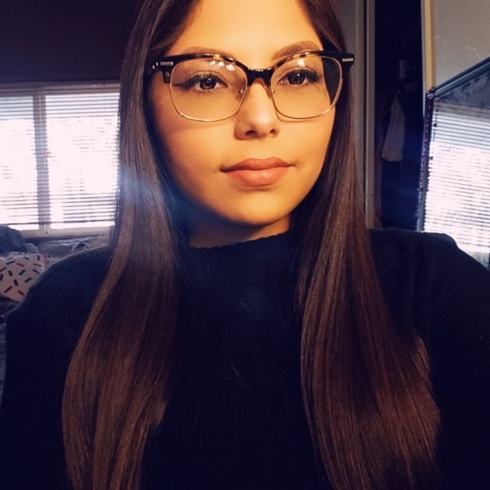 Meet your Posher, Adriana